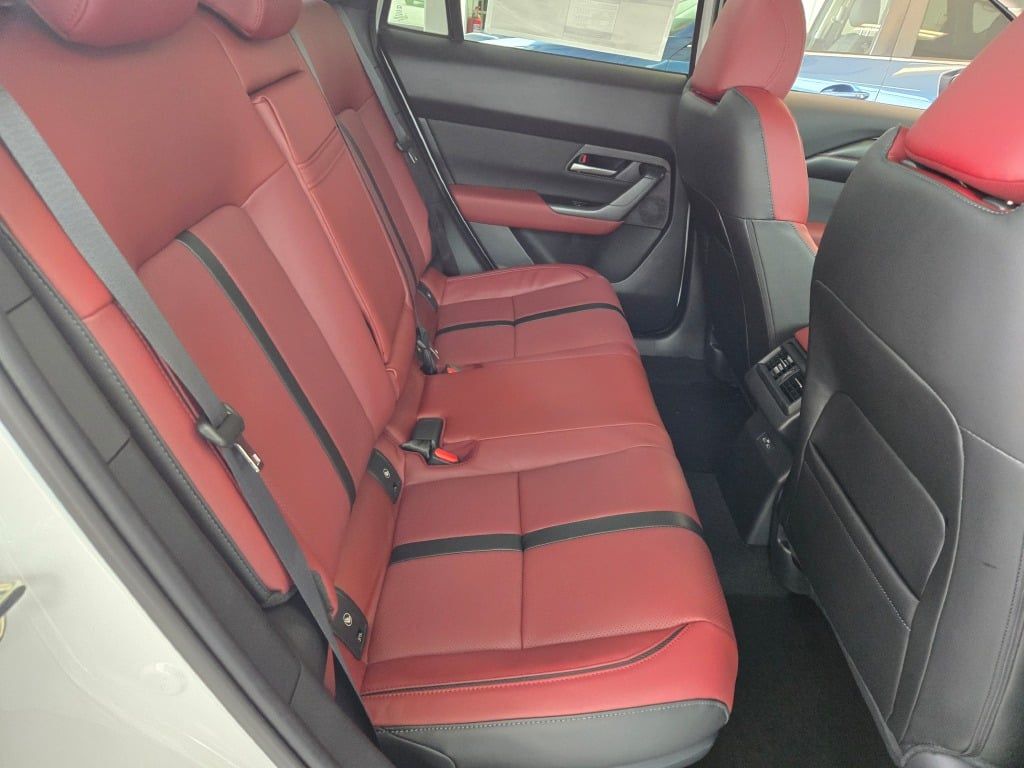 2026 Mazda CX-50 Hybrid Premium Image 6 of 32