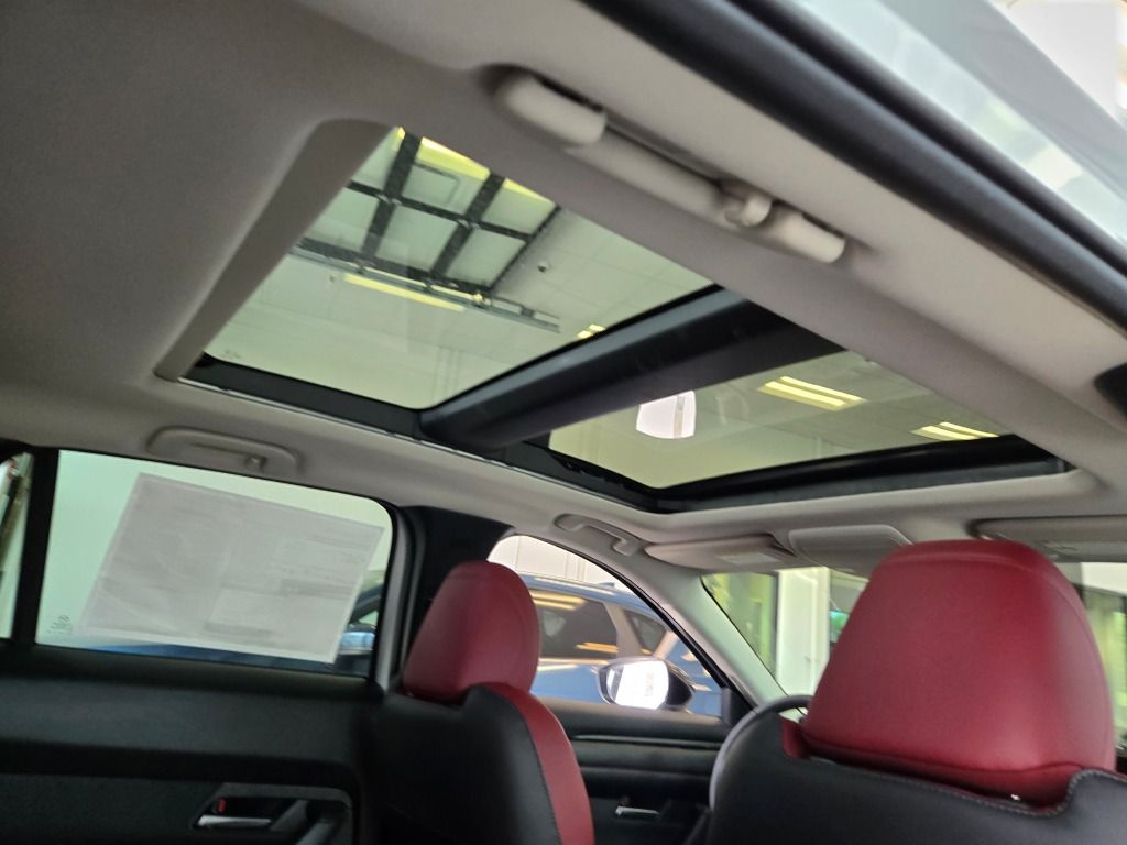 2026 Mazda CX-50 Hybrid Premium Image 25 of 32