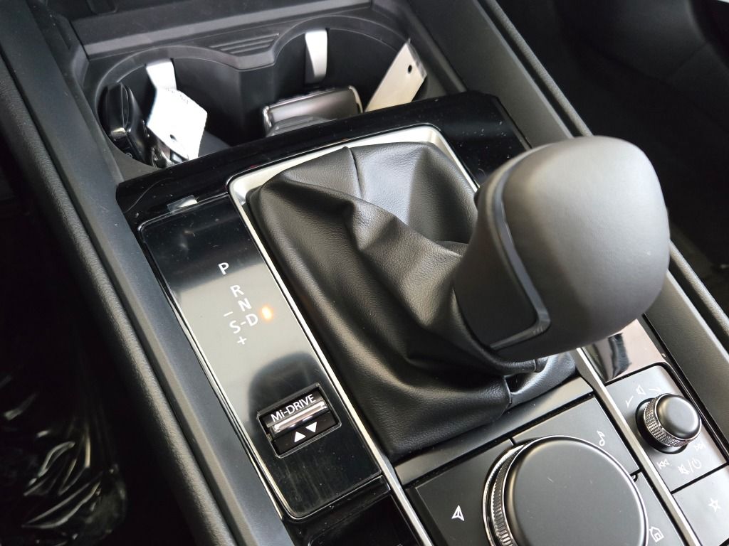 2026 Mazda CX-50 Hybrid Premium Image 18 of 32