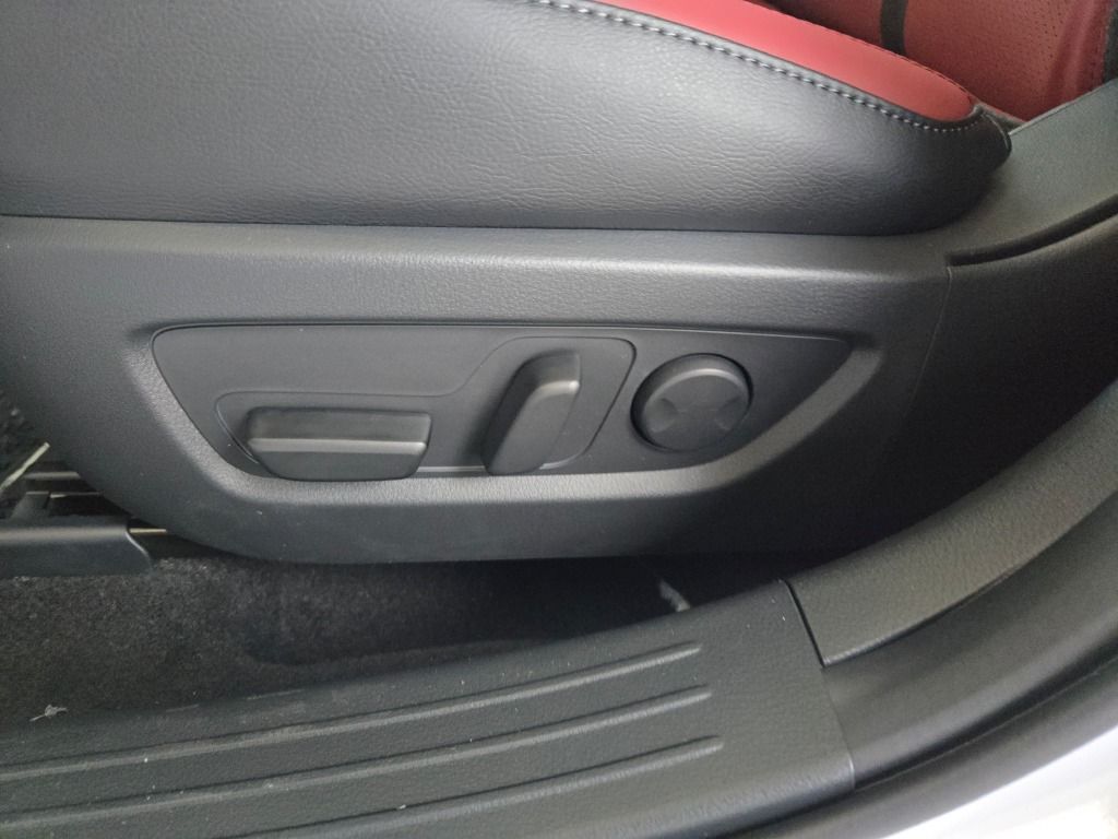 2026 Mazda CX-50 Hybrid Premium Image 31 of 32