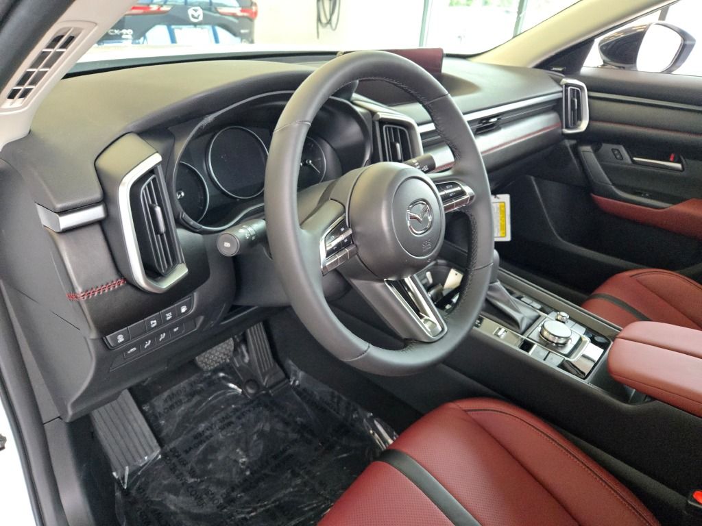 2026 Mazda CX-50 Hybrid Premium Image 12 of 32