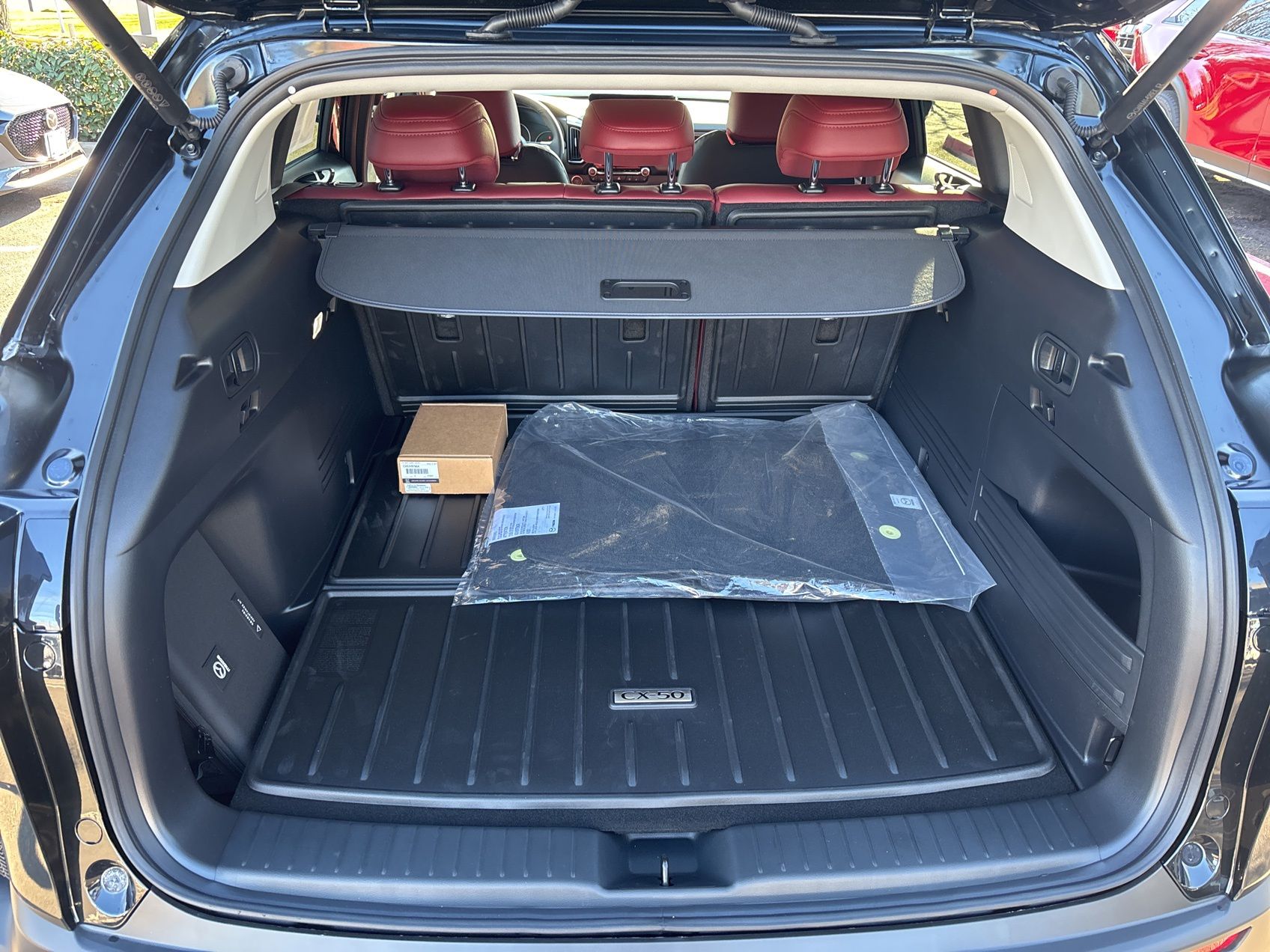 2026 Mazda CX-50 Hybrid Premium Plus Image 4 of 24