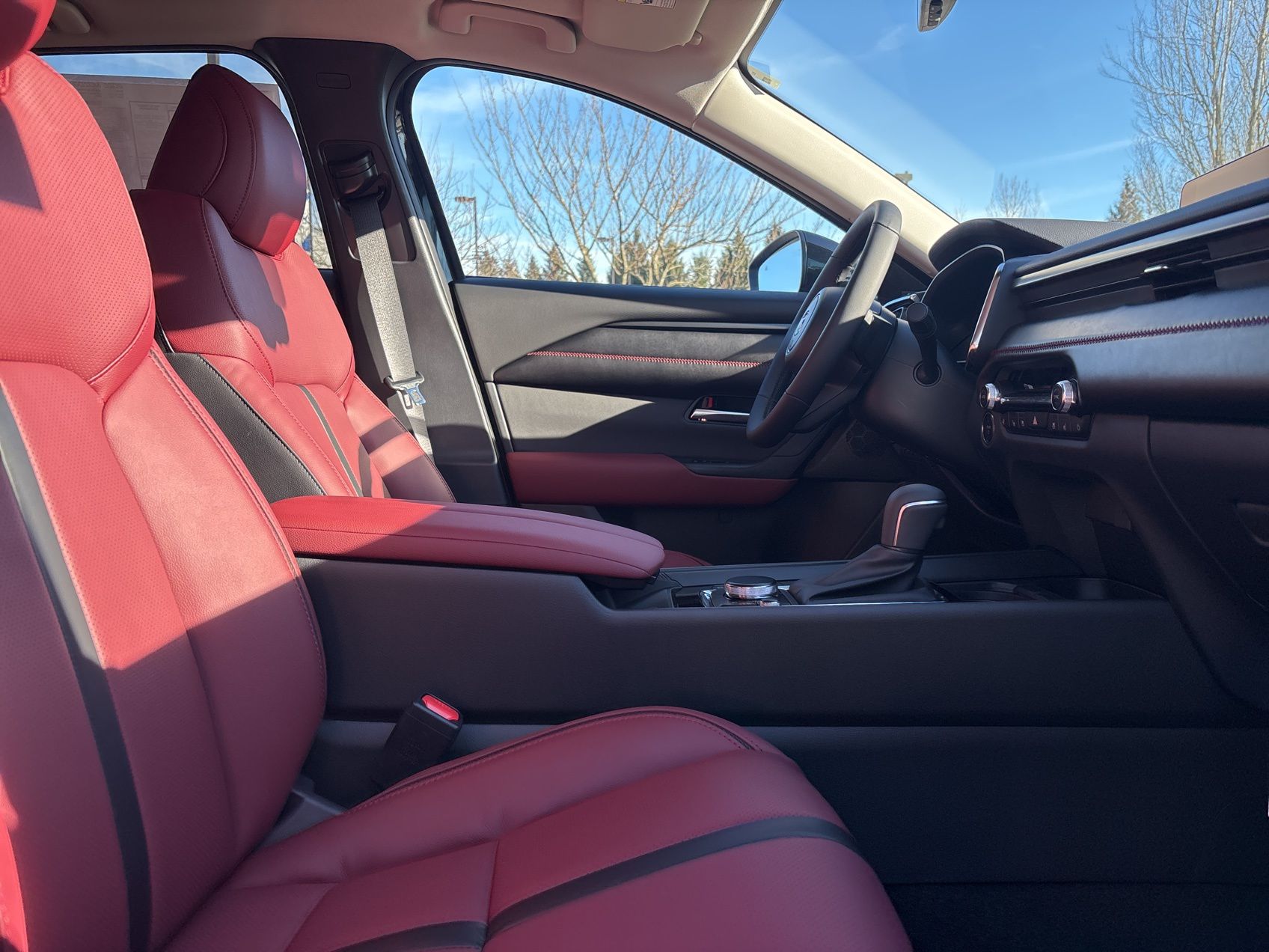 2026 Mazda CX-50 Hybrid Premium Plus Image 9 of 24