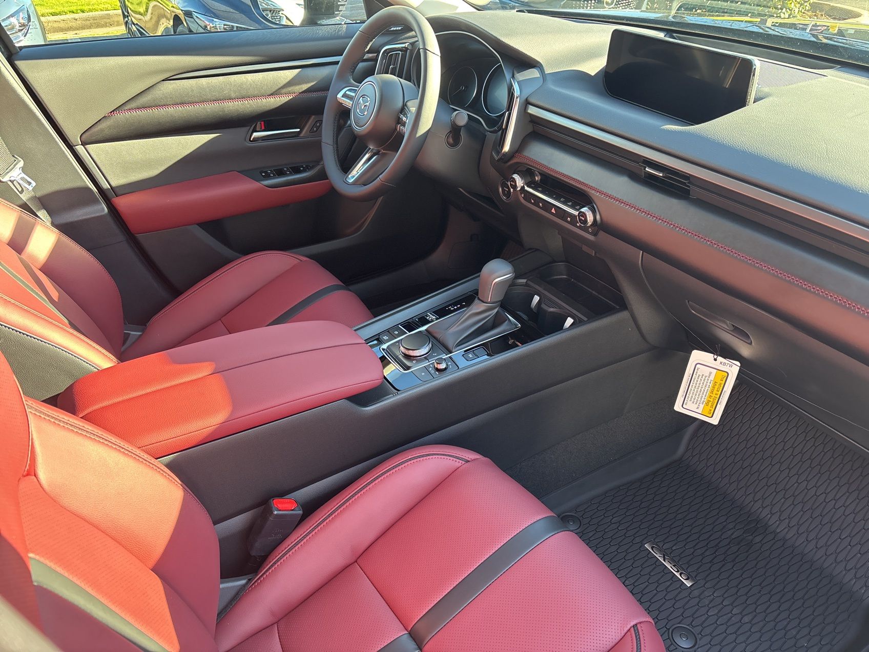 2026 Mazda CX-50 Hybrid Premium Plus Image 17 of 24