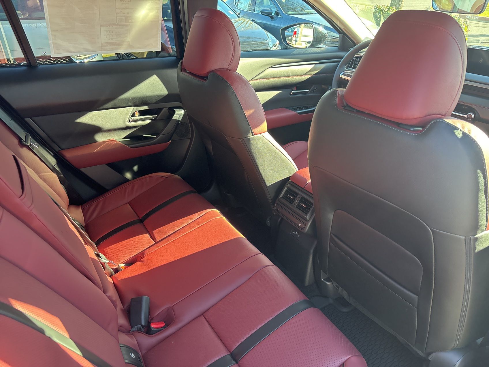 2026 Mazda CX-50 Hybrid Premium Plus Image 6 of 24