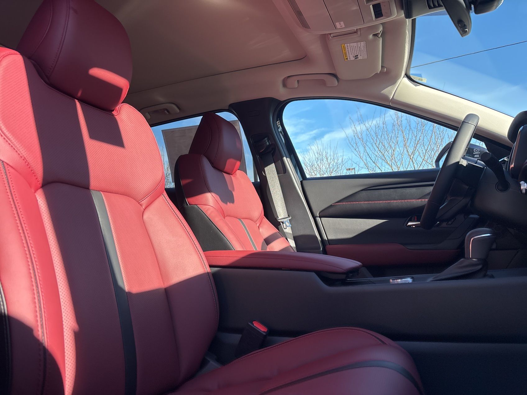 2026 Mazda CX-50 Hybrid Premium Plus Image 13 of 24