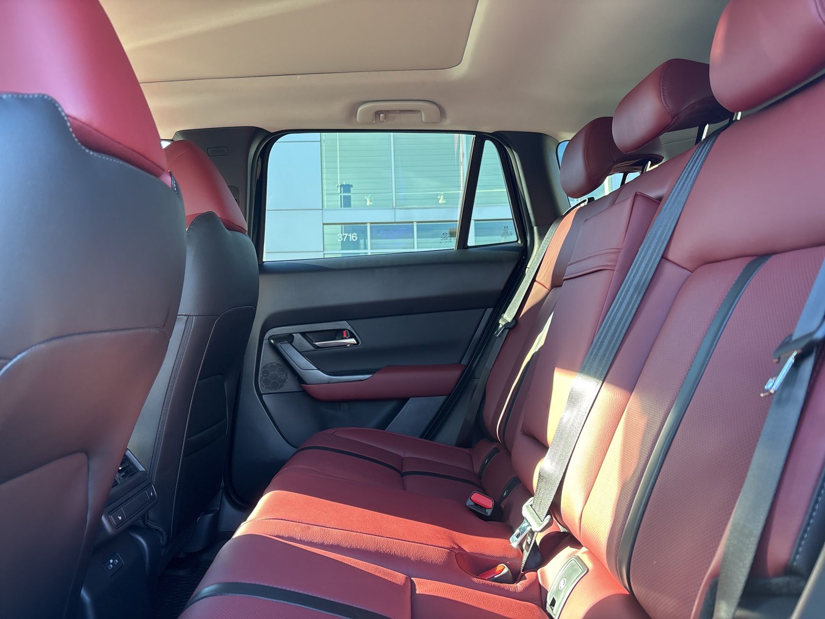 2026 Mazda CX-50 Hybrid Premium Plus Image 10 of 24