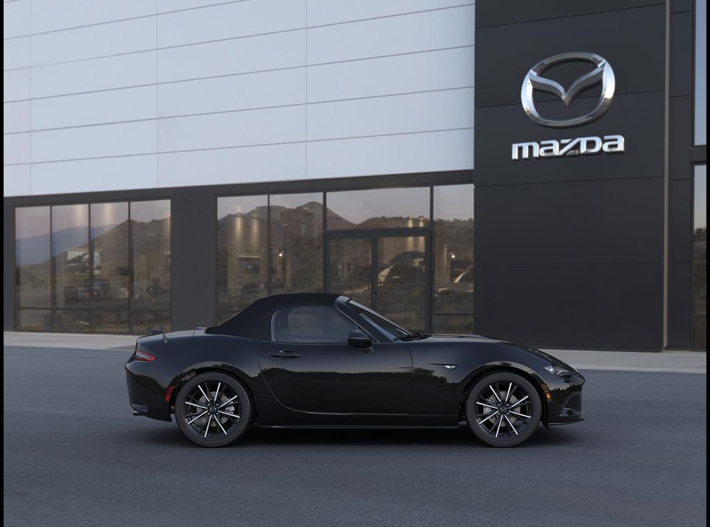 2026 Mazda MX-5 Miata Grand Touring Image 3 of 7