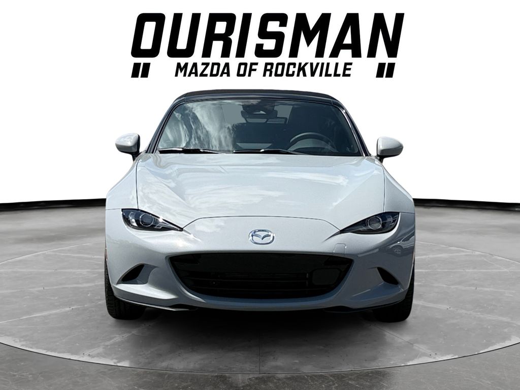 2026 Mazda MX-5 Miata Grand Touring Image 2 of 25
