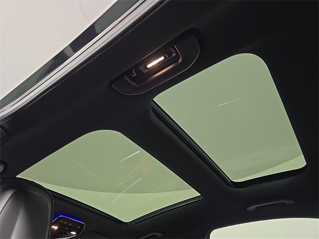 2026 Mercedes-Benz C-Class 300 Image 15 of 28