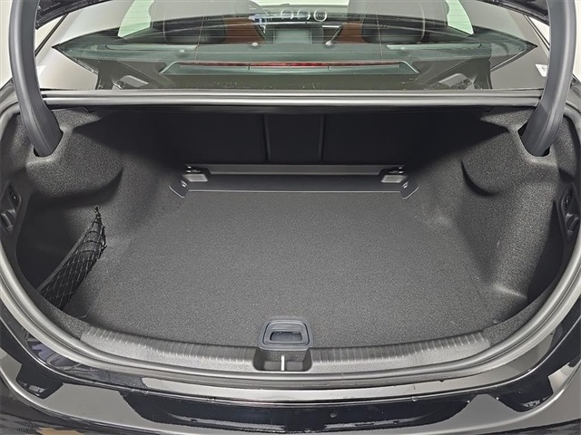 2026 Mercedes-Benz C-Class 300 Image 10 of 28