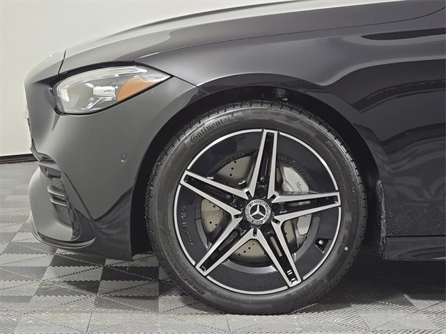 2026 Mercedes-Benz C-Class 300 Image 9 of 28