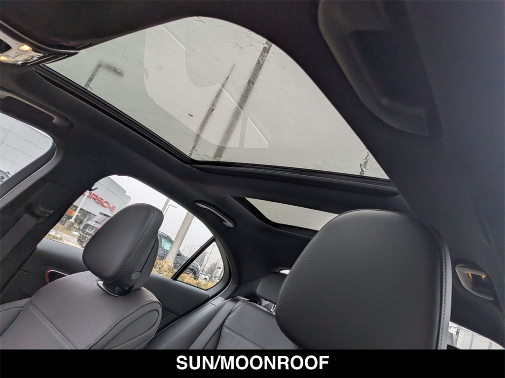 2026 Mercedes-Benz C-Class 300 Image 13 of 28