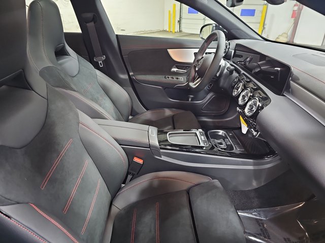 2026 Mercedes-Benz CLA 250 Image 17 of 37