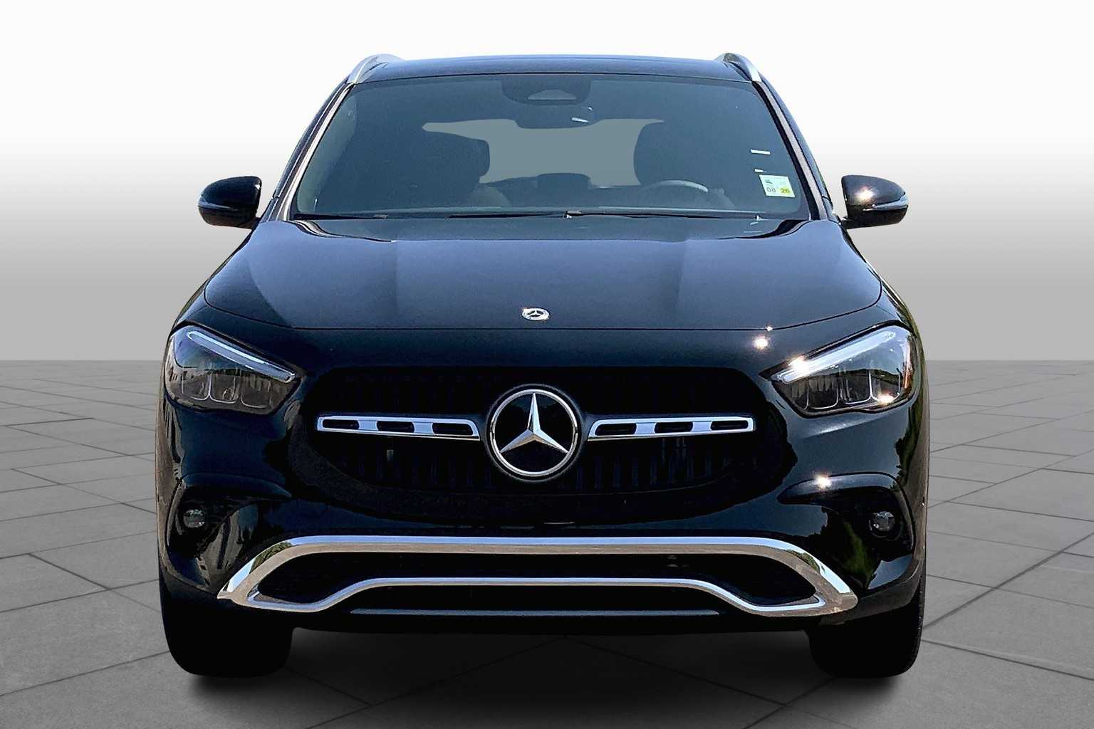 2026 Mercedes-Benz GLA 250 Image 2 of 16