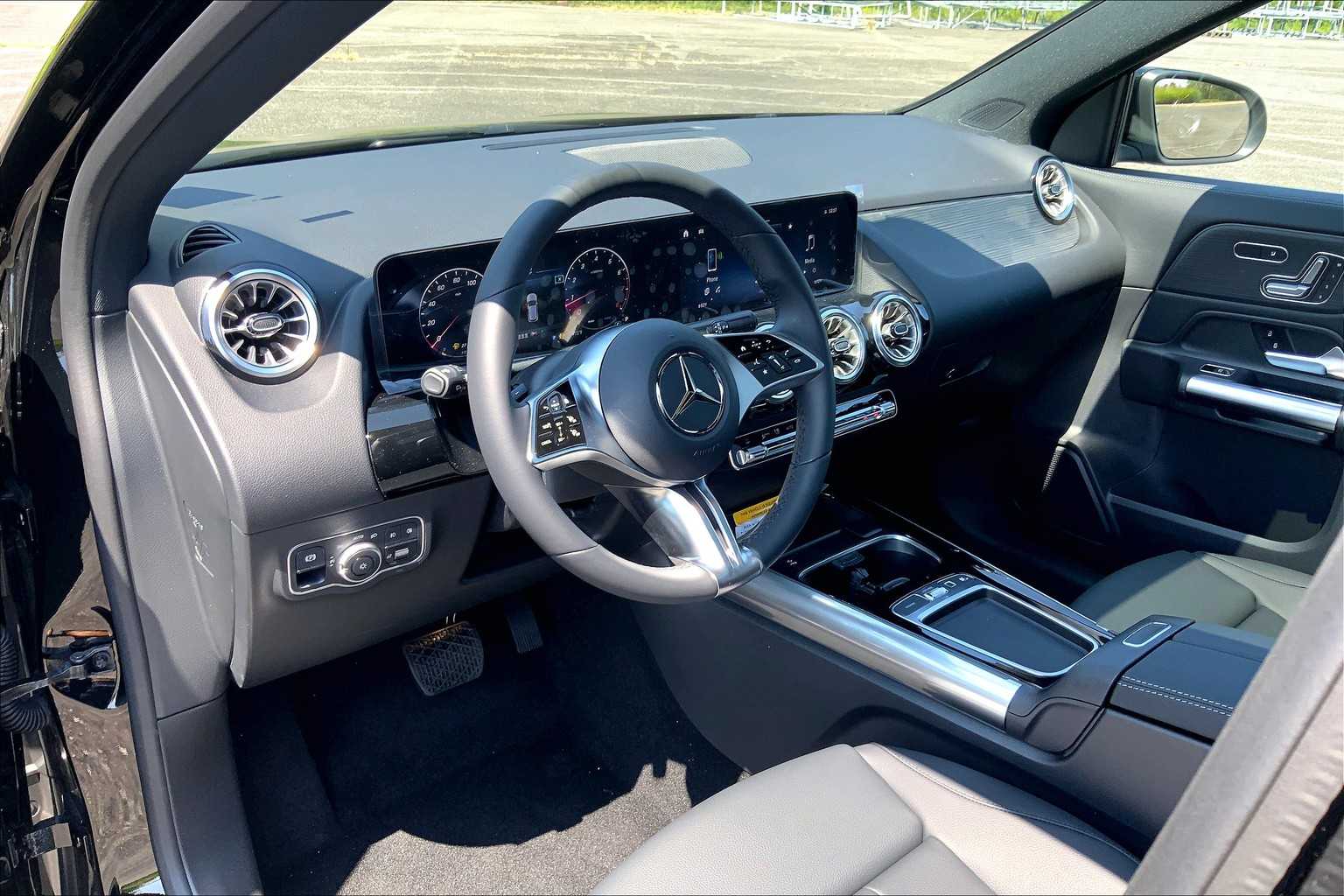 2026 Mercedes-Benz GLA 250 Image 9 of 16