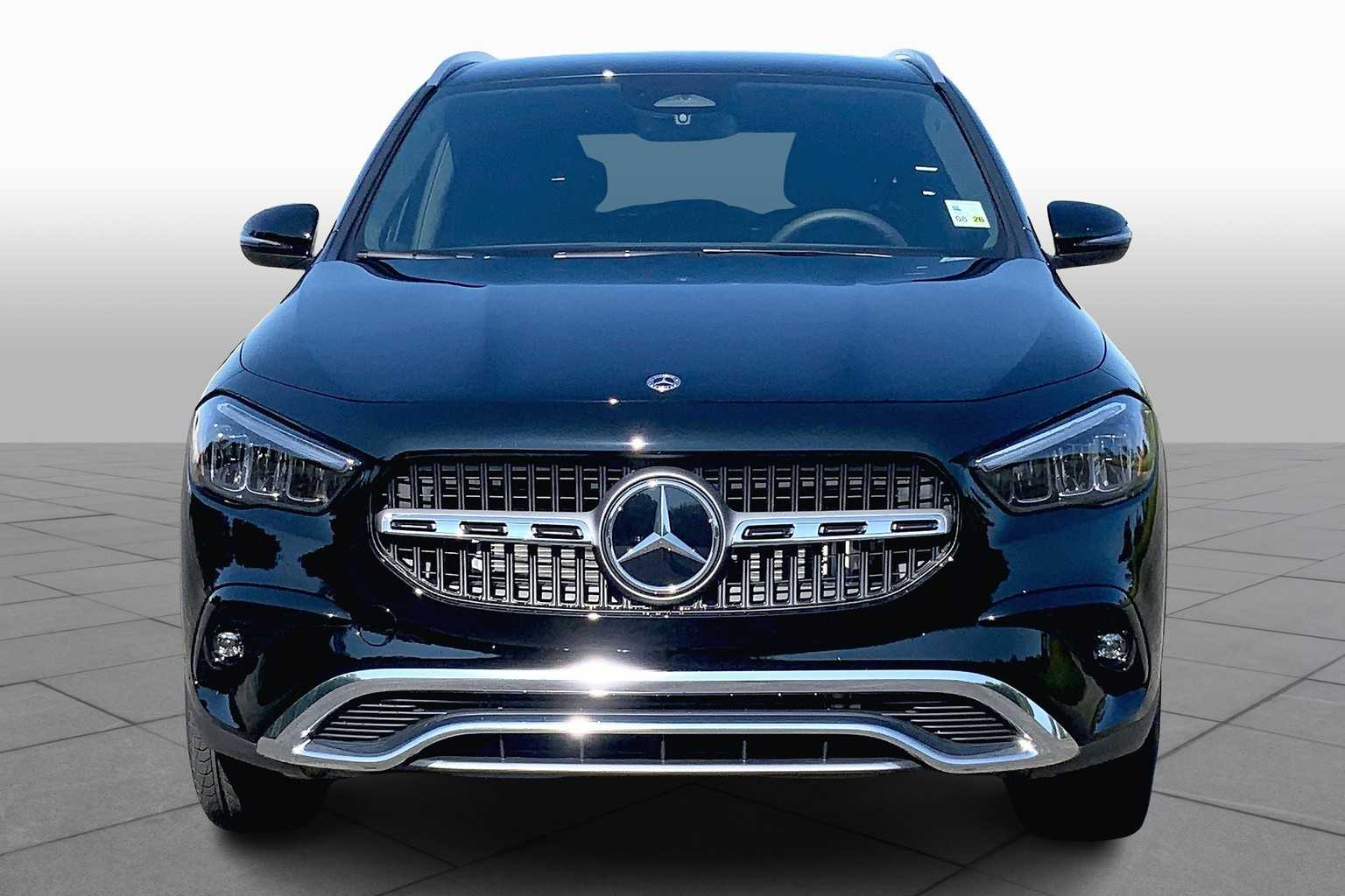 2026 Mercedes-Benz GLA 250 Image 2 of 16