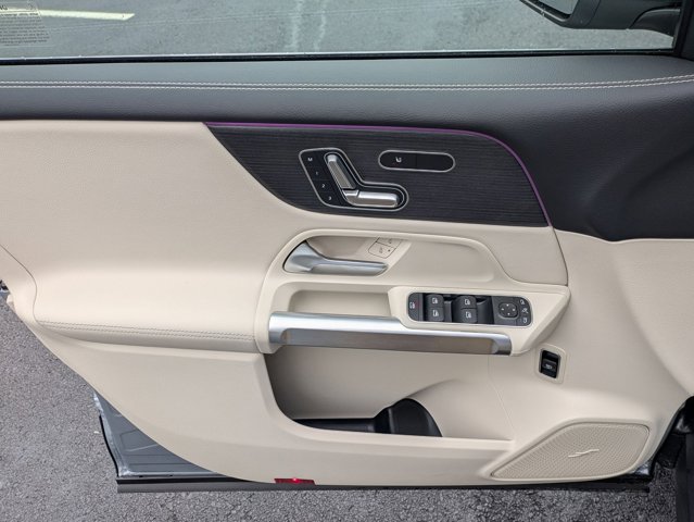 2026 Mercedes-Benz GLB 250 Image 24 of 36