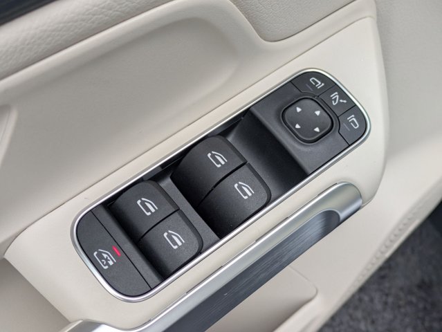 2026 Mercedes-Benz GLB 250 Image 32 of 36