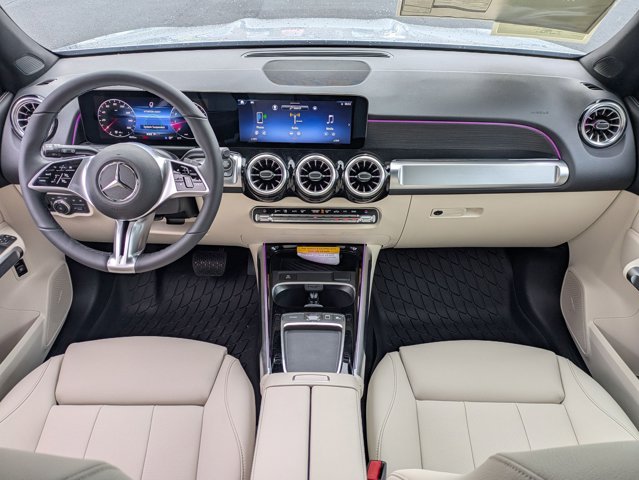 2026 Mercedes-Benz GLB 250 Image 17 of 36