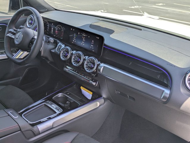 2026 Mercedes-Benz GLB 250 Image 17 of 36