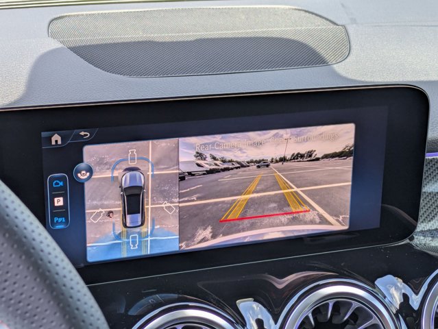 2026 Mercedes-Benz GLB 250 Image 23 of 36