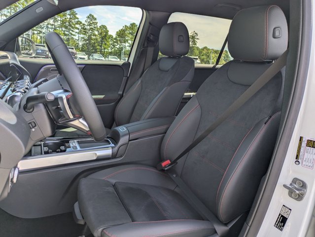 2026 Mercedes-Benz GLB 250 Image 14 of 36