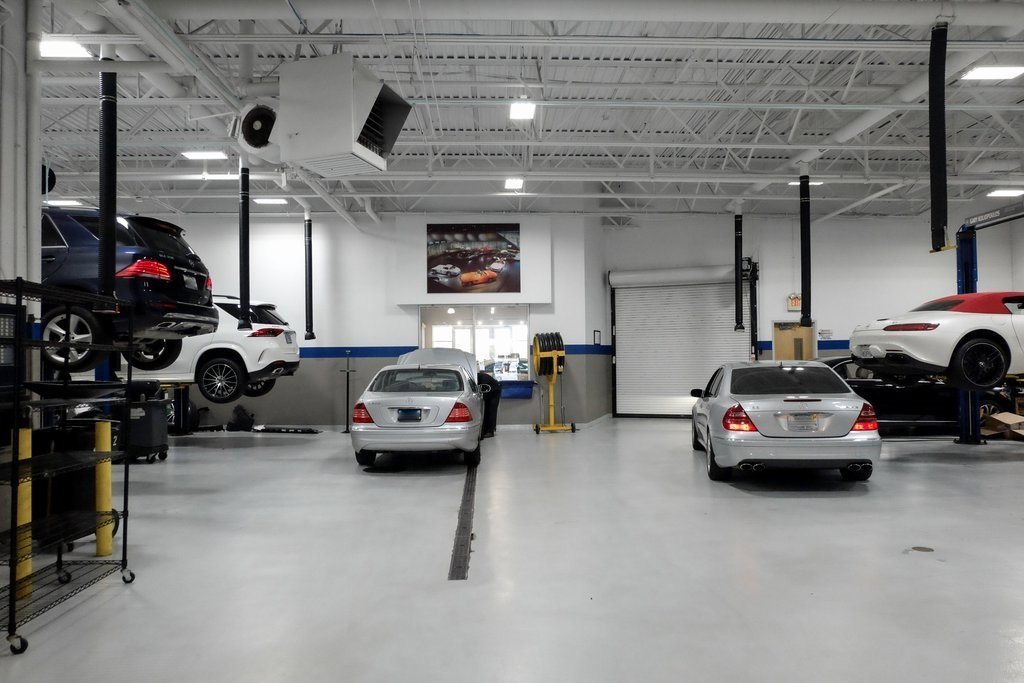 2026 Mercedes-Benz GLB AMG 35 Image 6 of 37