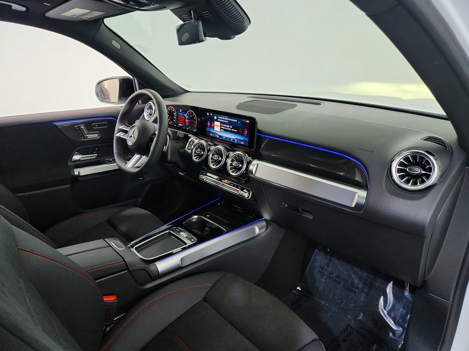 2026 Mercedes-Benz GLB 250 Image 17 of 21