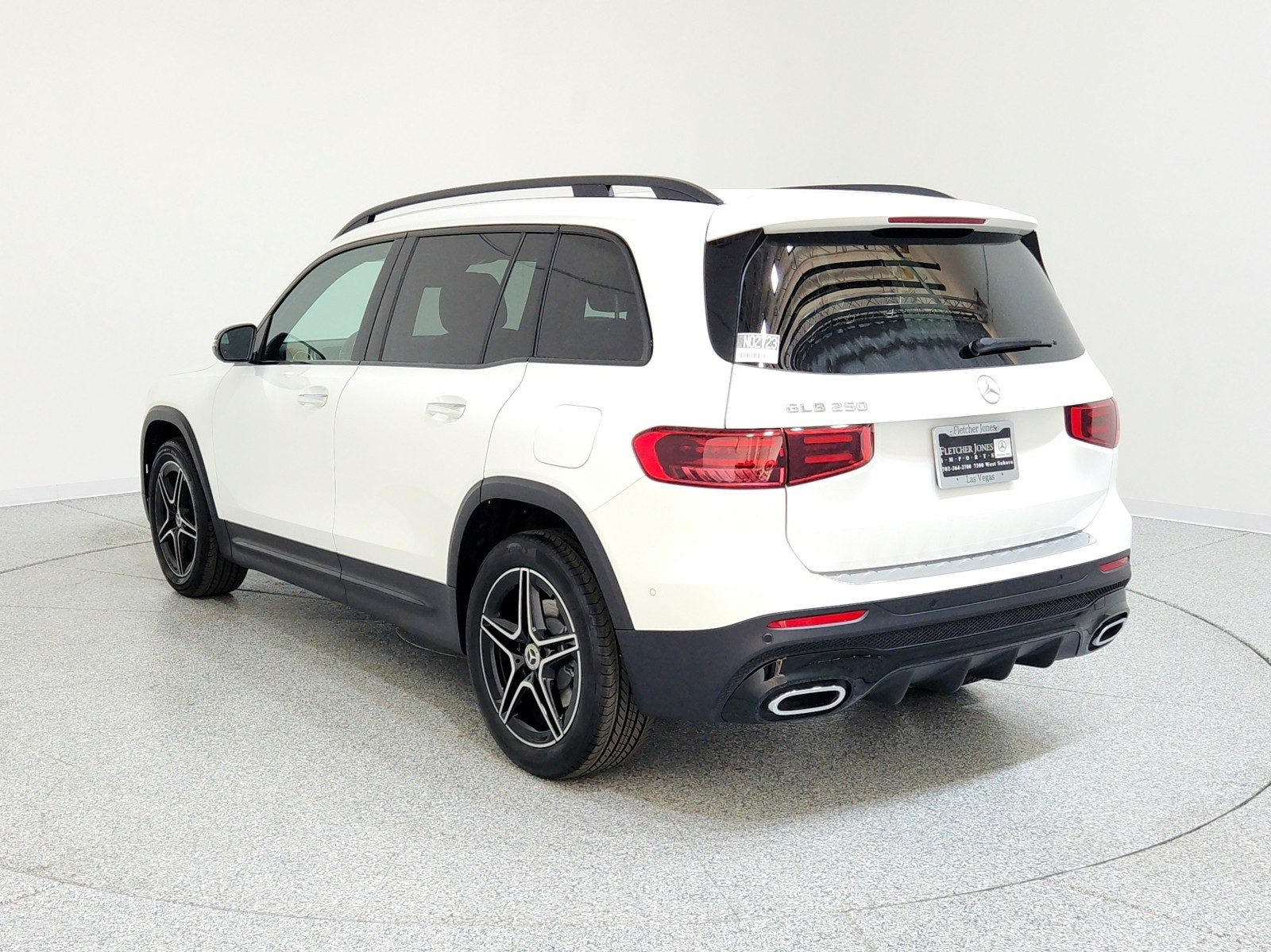 2026 Mercedes-Benz GLB 250 Image 10 of 21