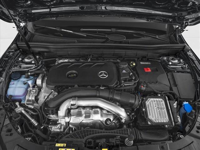 2026 Mercedes-Benz GLB 250 Image 4 of 11