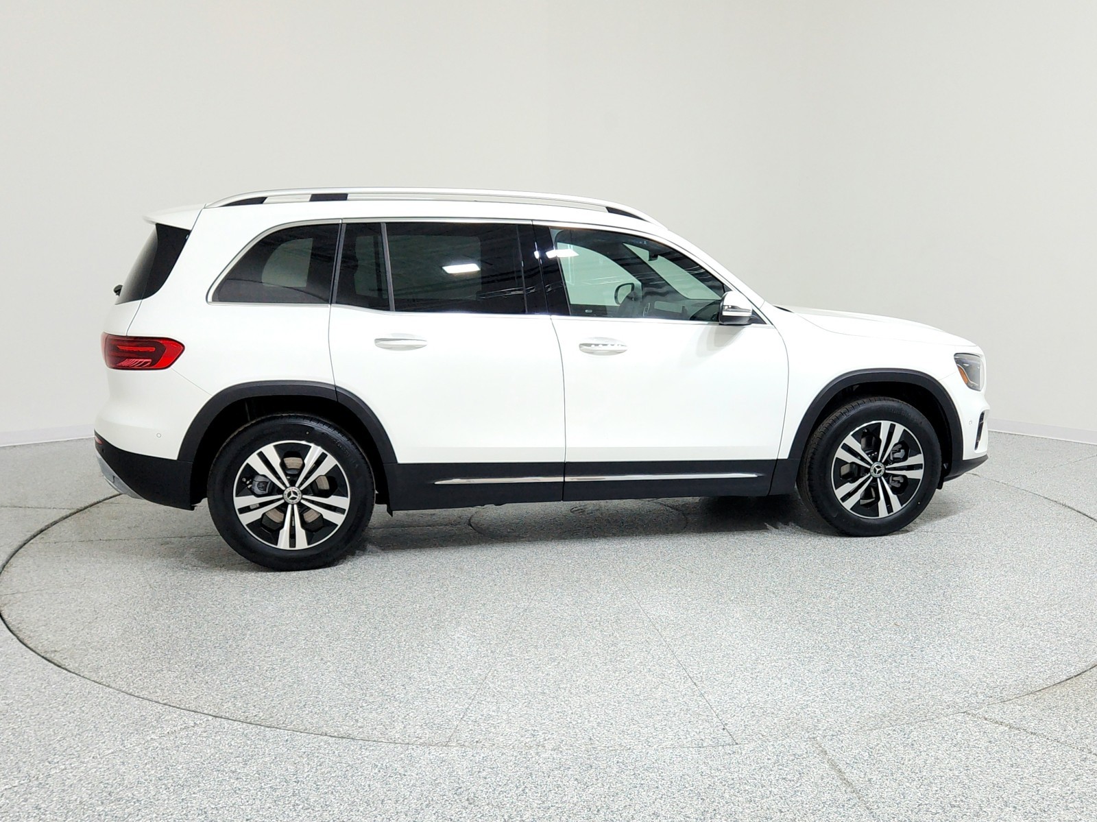 2026 Mercedes-Benz GLB 250 Image 7 of 21