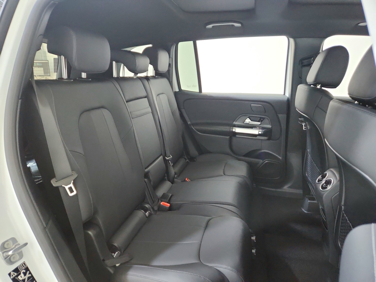 2026 Mercedes-Benz GLB 250 Image 12 of 21