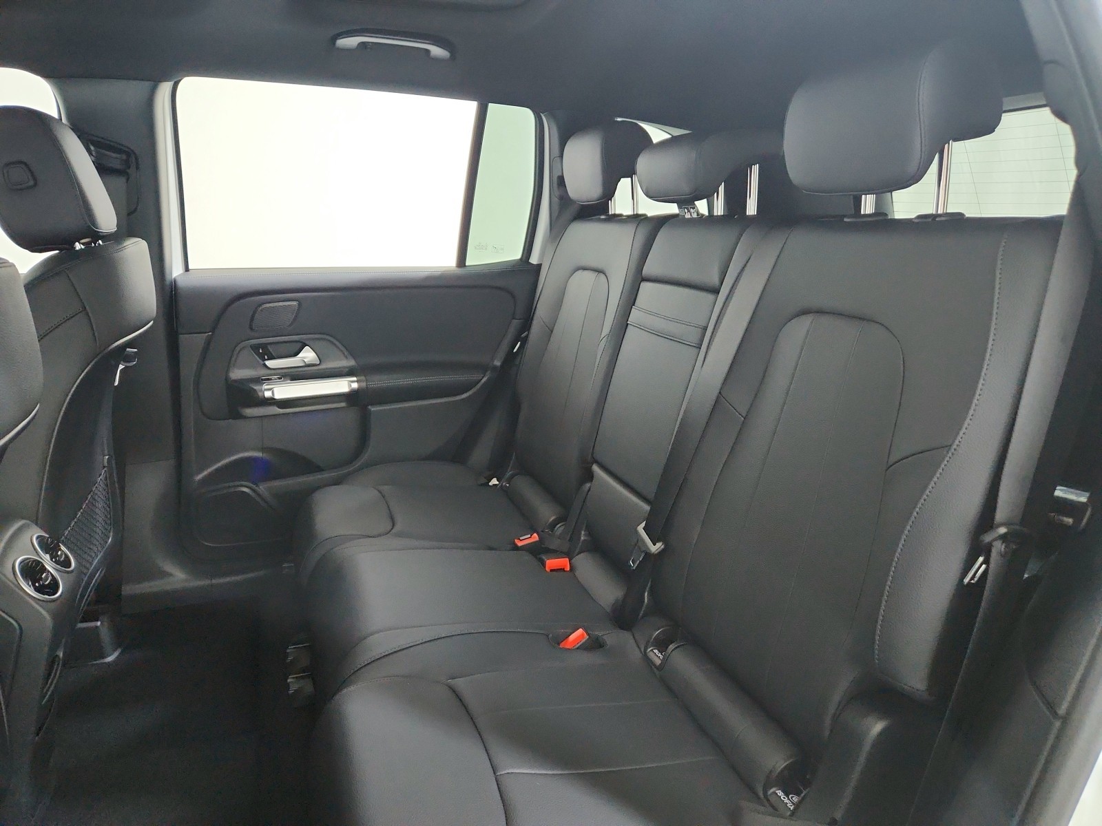 2026 Mercedes-Benz GLB 250 Image 13 of 21