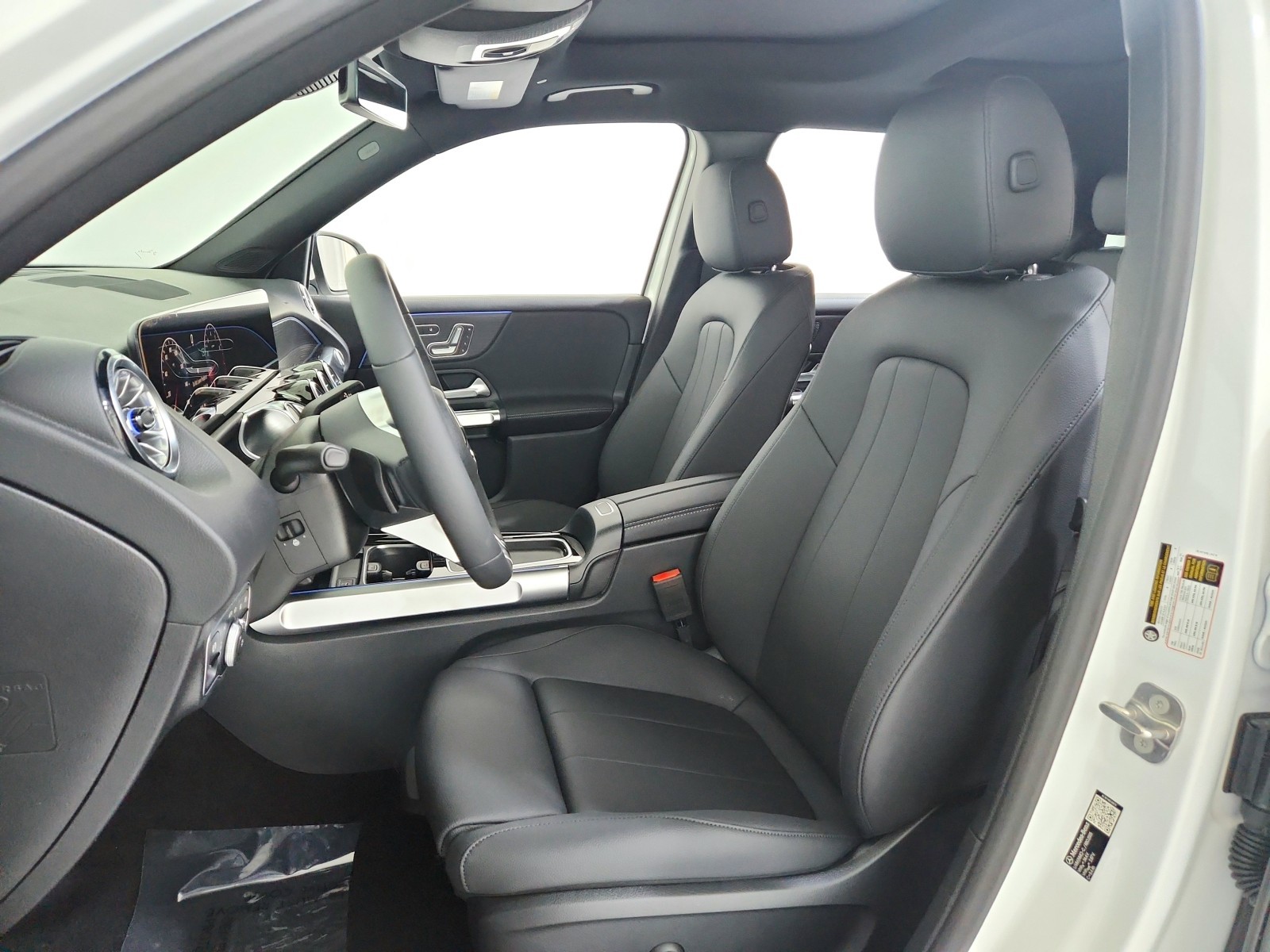 2026 Mercedes-Benz GLB 250 Image 15 of 21