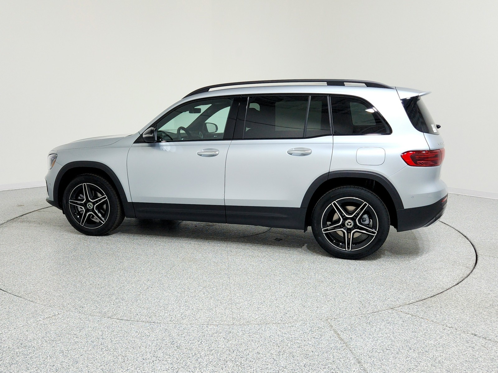 2026 Mercedes-Benz GLB 250 Image 9 of 21