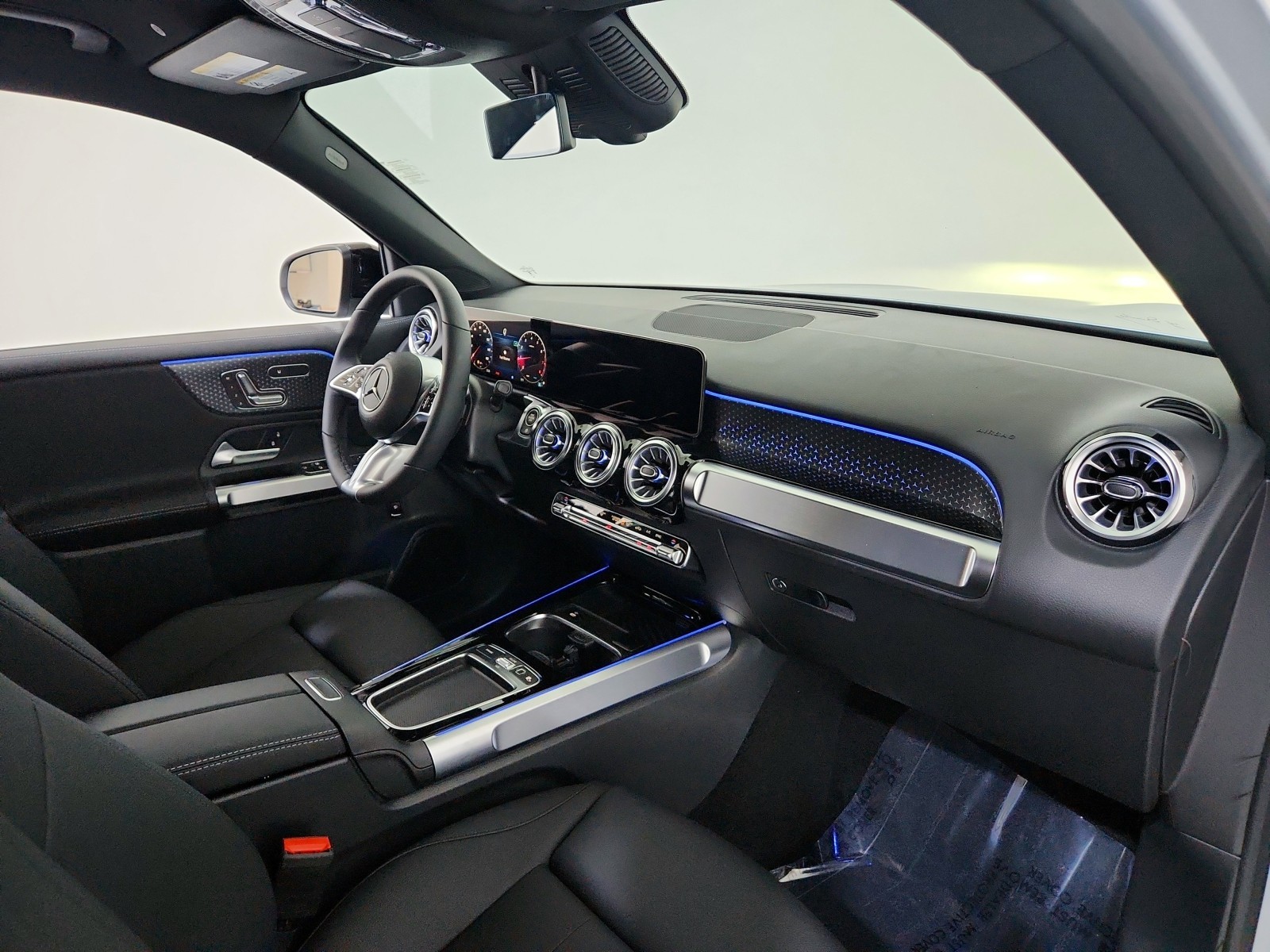 2026 Mercedes-Benz GLB 250 Image 17 of 21