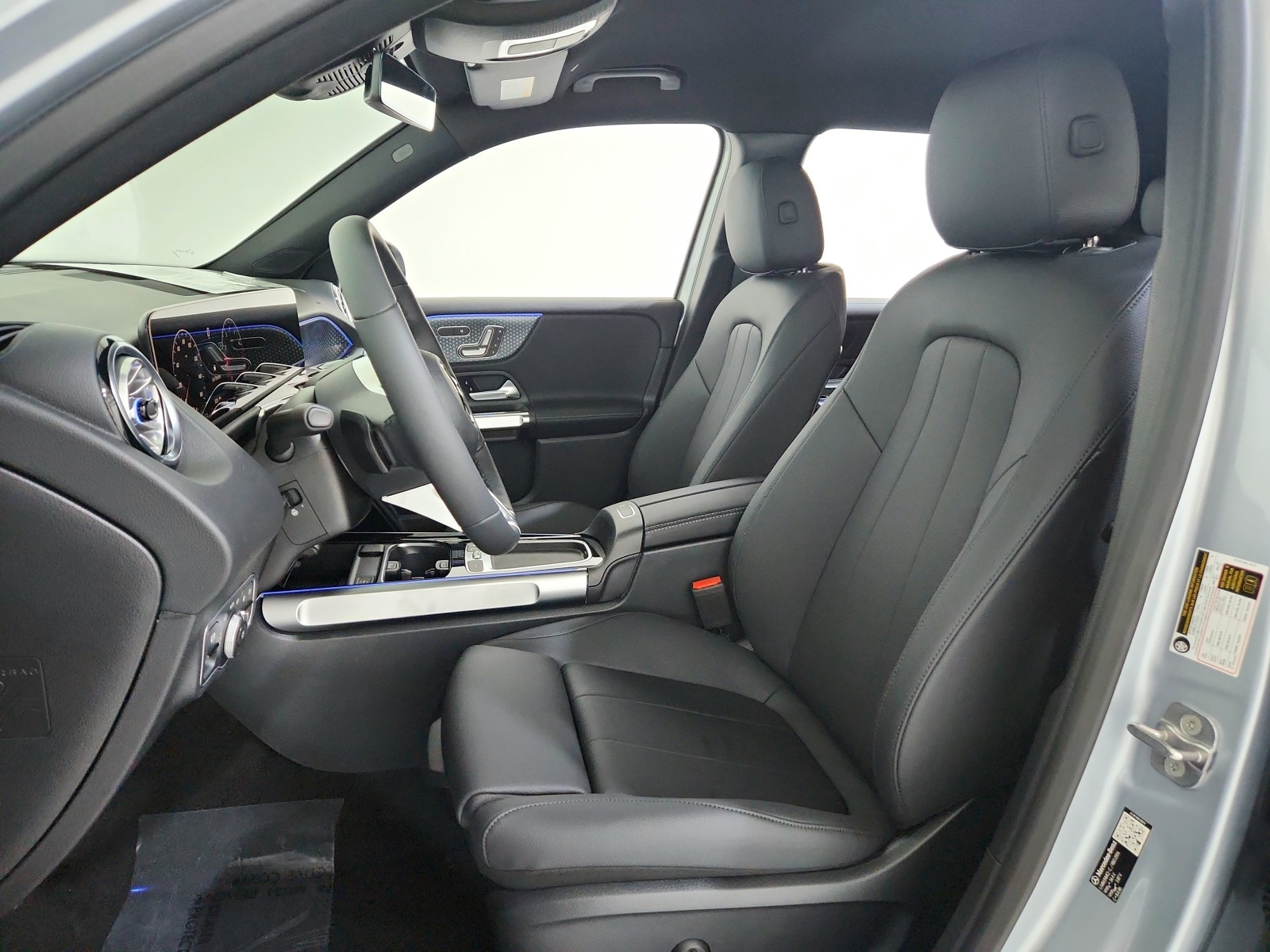 2026 Mercedes-Benz GLB 250 Image 15 of 21