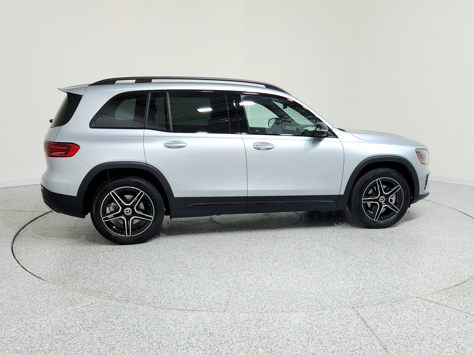 2026 Mercedes-Benz GLB 250 Image 7 of 21