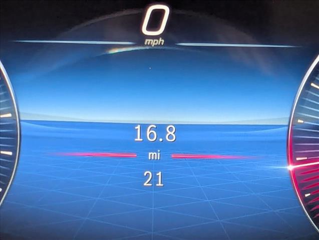 2026 Mercedes-Benz GLB 250 Image 12 of 16