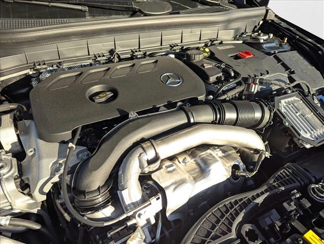 2026 Mercedes-Benz GLB 250 Image 7 of 16