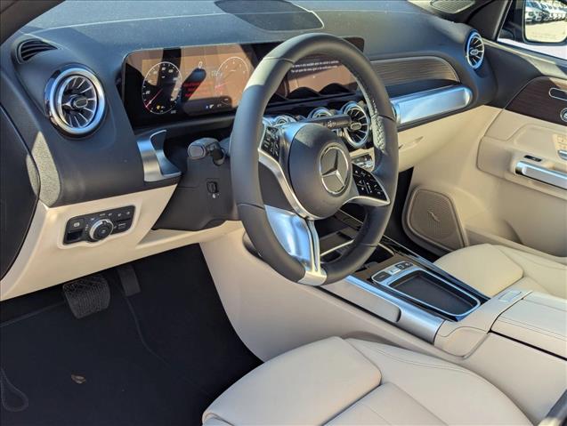 2026 Mercedes-Benz GLB 250 Image 10 of 16