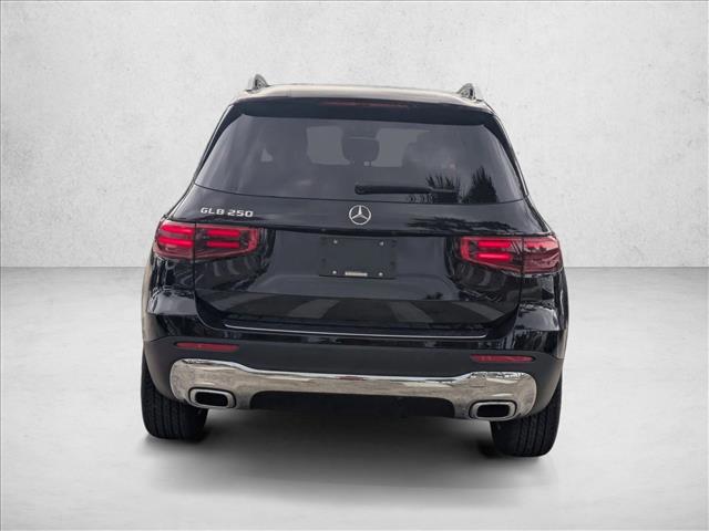 2026 Mercedes-Benz GLB 250 Image 4 of 15