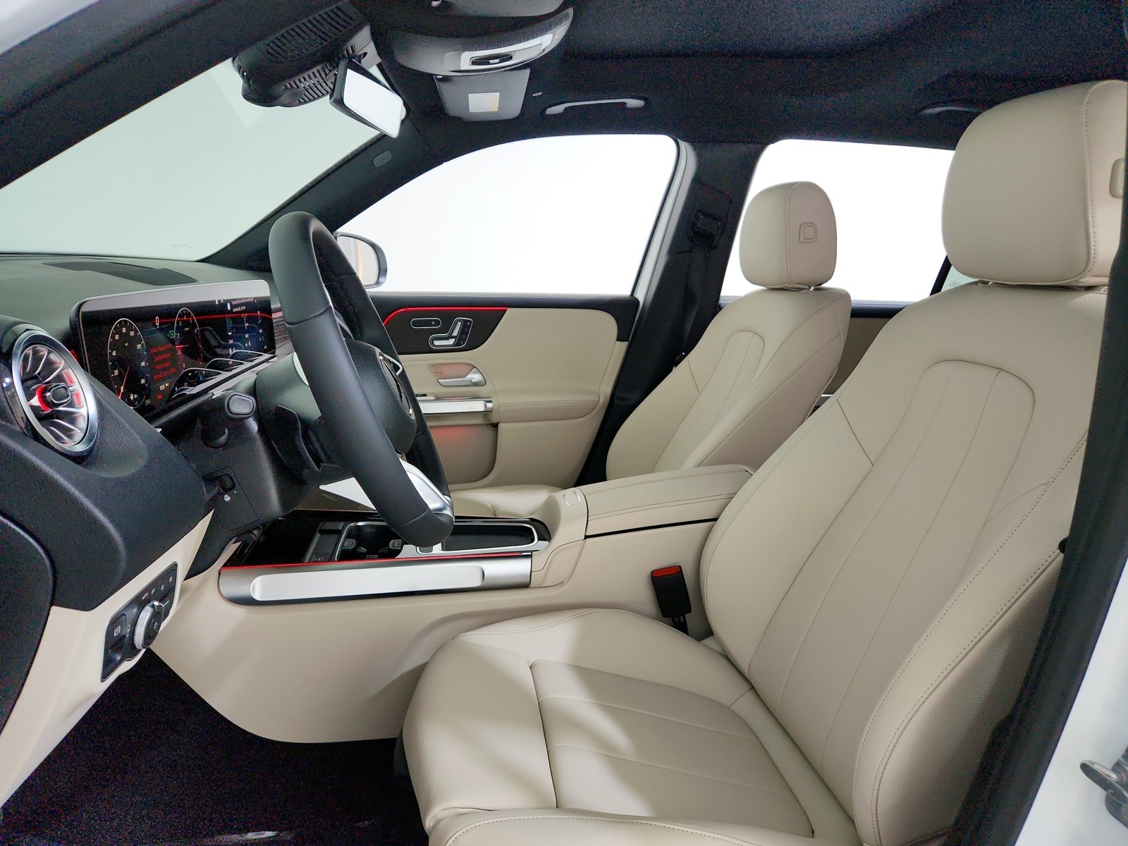 2026 Mercedes-Benz GLB 250 Image 15 of 21