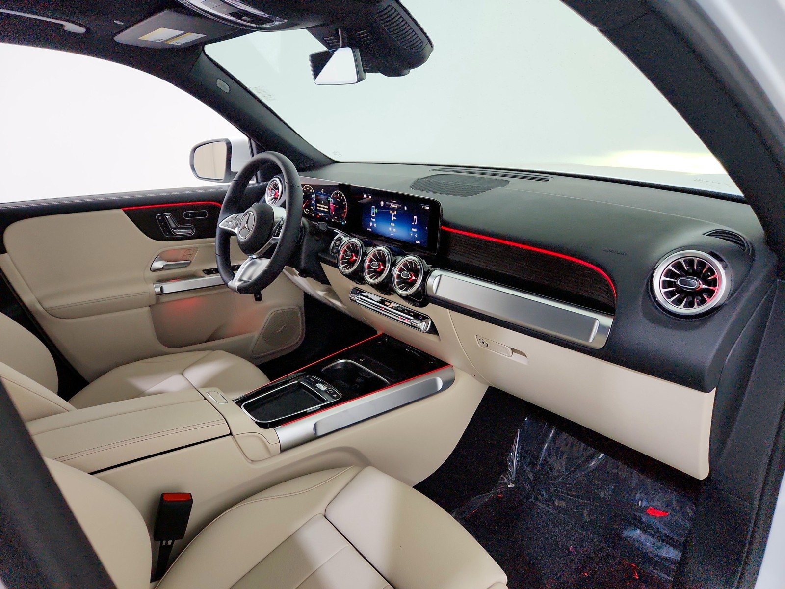 2026 Mercedes-Benz GLB 250 Image 17 of 21