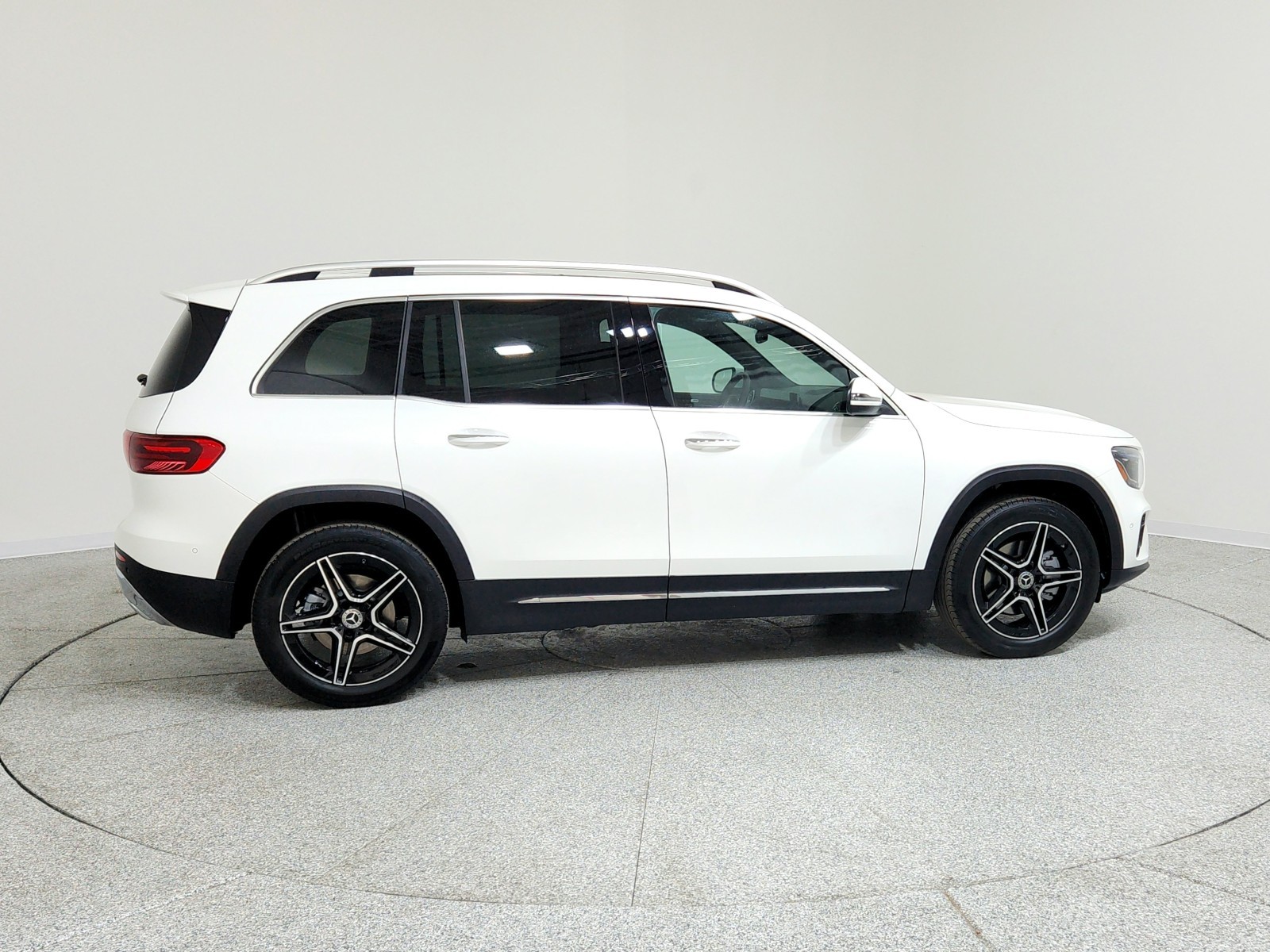 2026 Mercedes-Benz GLB 250 Image 7 of 21