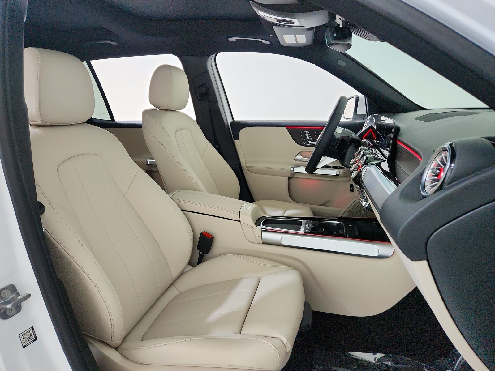 2026 Mercedes-Benz GLB 250 Image 14 of 21