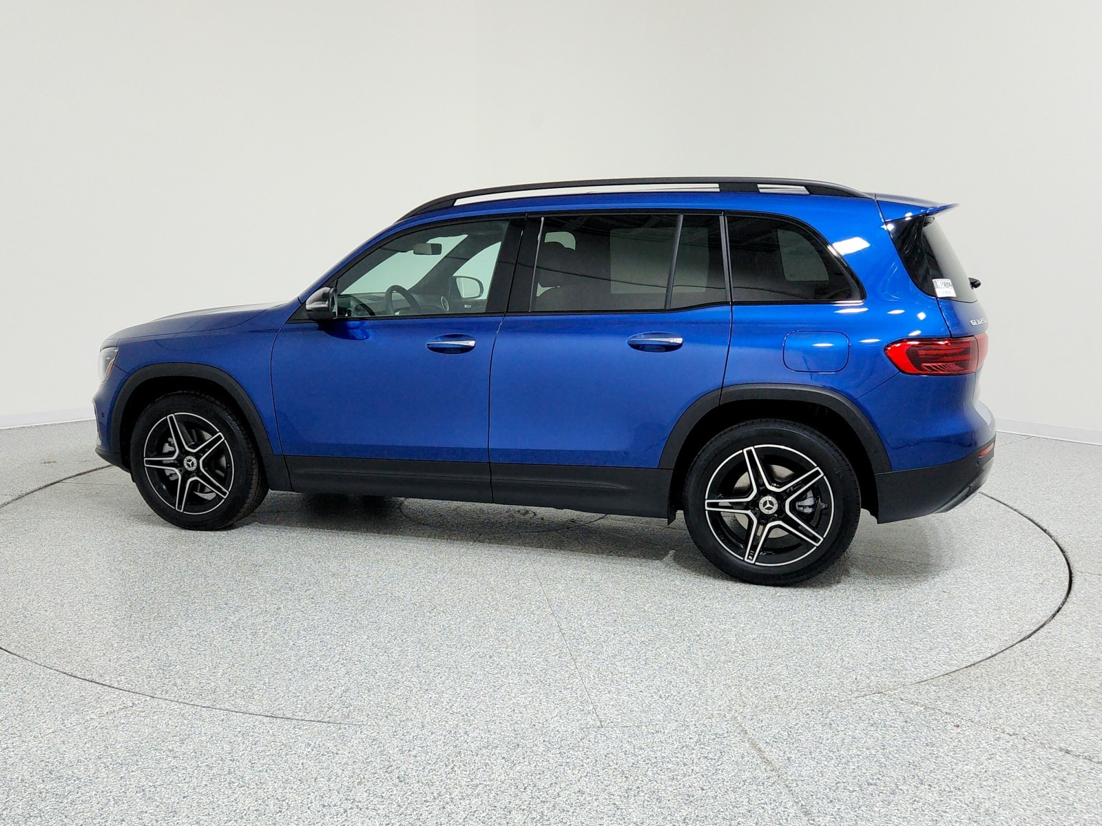 2026 Mercedes-Benz GLB 250 Image 9 of 21