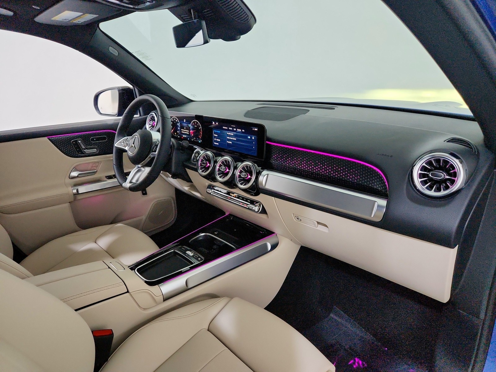 2026 Mercedes-Benz GLB 250 Image 17 of 21