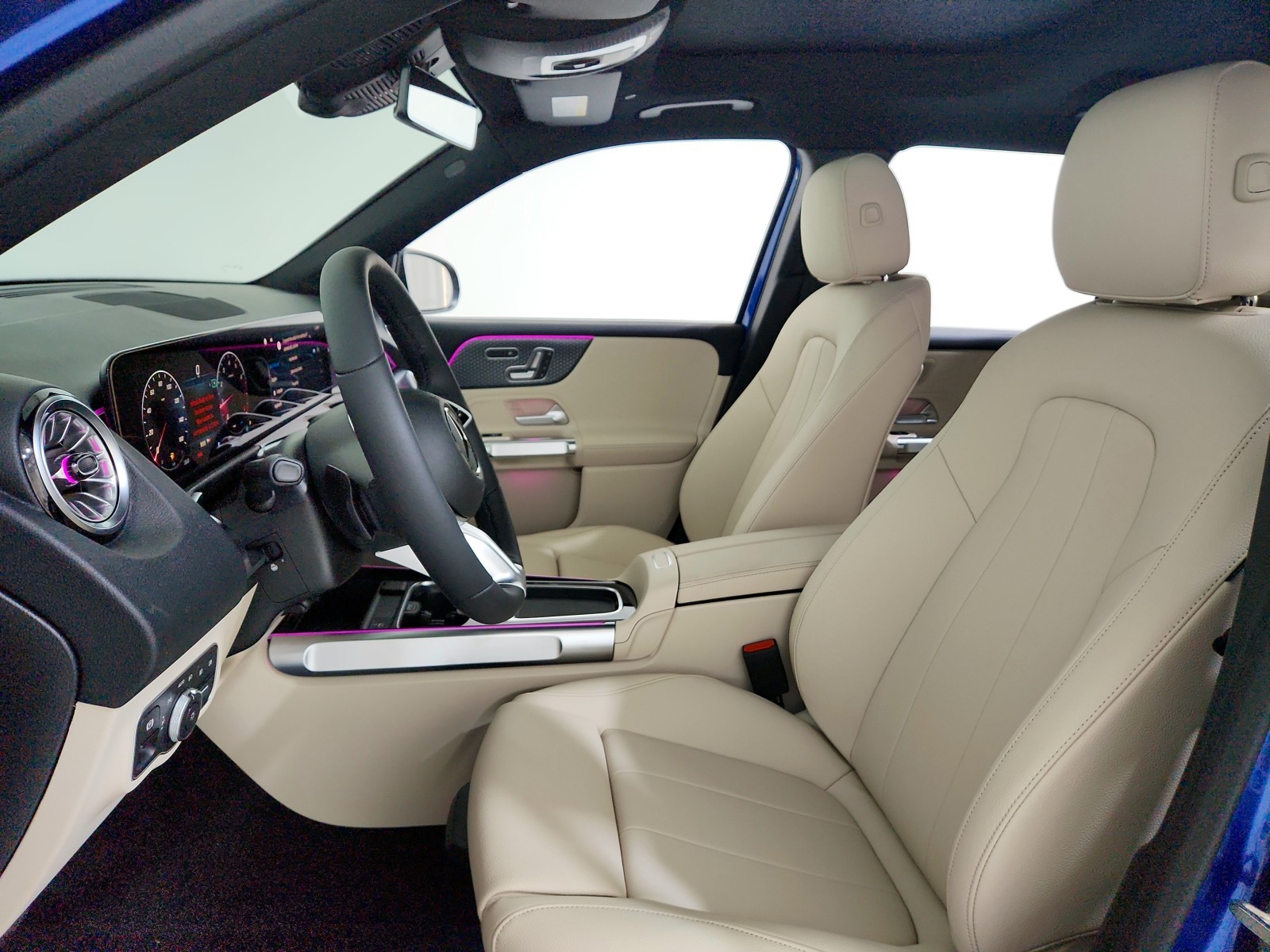 2026 Mercedes-Benz GLB 250 Image 15 of 21